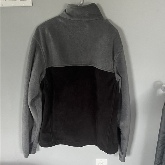 Columbia Two-Tone Fleece Sweater in Gray and Black Size Medium - Picture 6 of 6